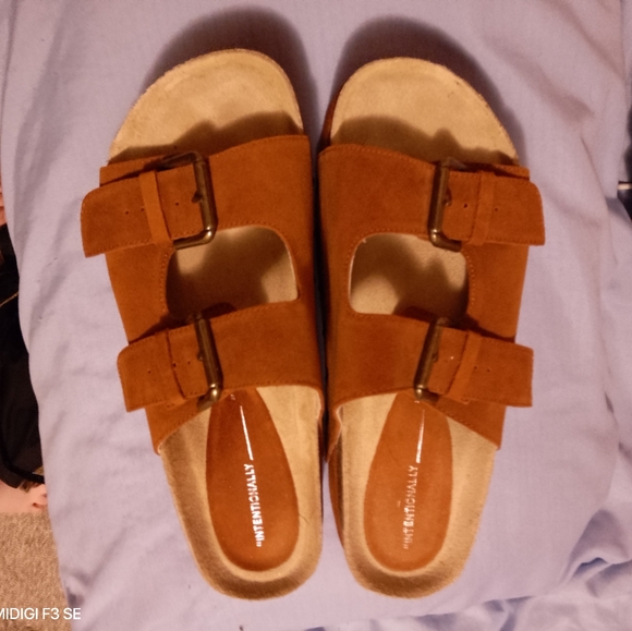 intentionally blank platform sandals - Picture 3 of 4